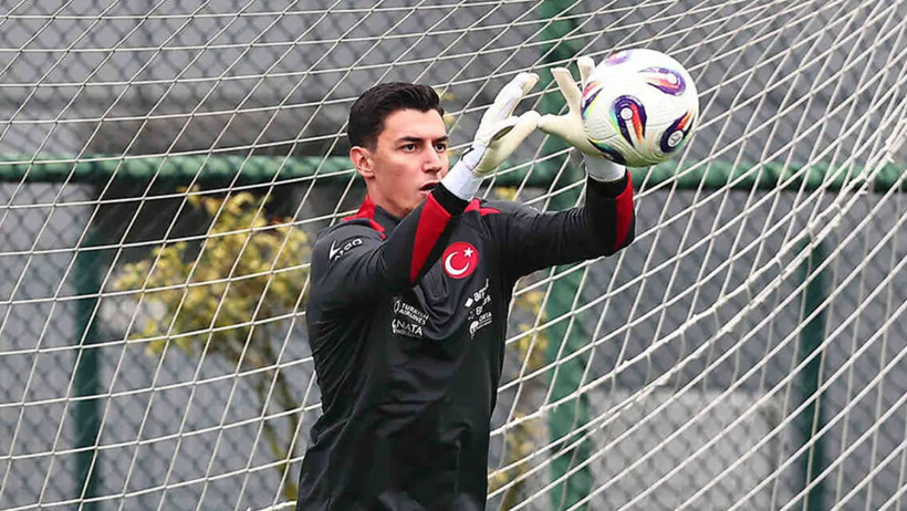 A Milli Takım'da kriz! Milli oyuncu izinsiz kamptan ayrıldı - Resim : 2