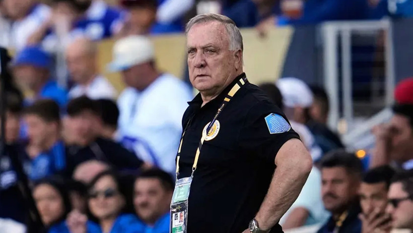 Fenerbahçe'ye hayal kırıklığı yaşatmıştı! Dick Advocaat 150 bin nüfuslu ülkenin başında tarih yazıyor - Resim : 2
