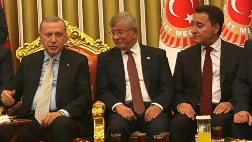Tam da Erdoğan 400'ü bulur mu derken... Babacan ve Davutoğlu CHP'ye sardı - Resim : 1