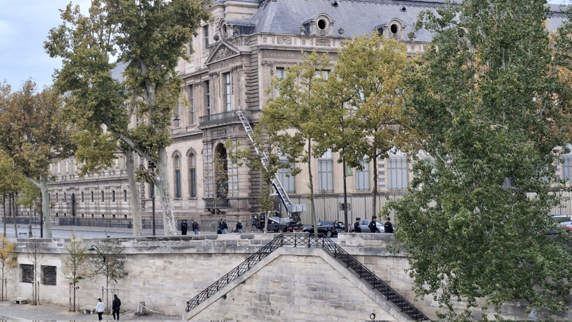Louvre Müzesi’ni kuyumcu soyar gibi soydular - Resim : 2