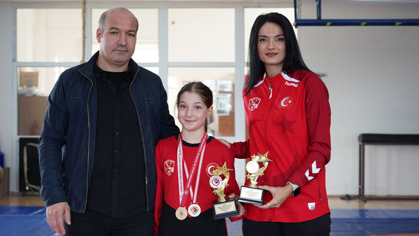 Yetenek taramasıyla okulda keşfedildi, 2,5 ay sonra şampiyon oldu - Resim : 1