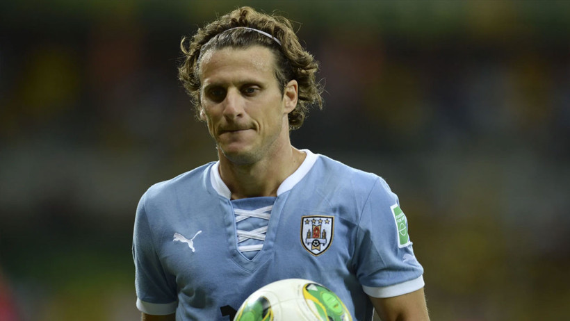 Uruguaylı efsane forvet Diego Forlan hastanelik oldu! Kaburgası kırıldı - Resim : 2