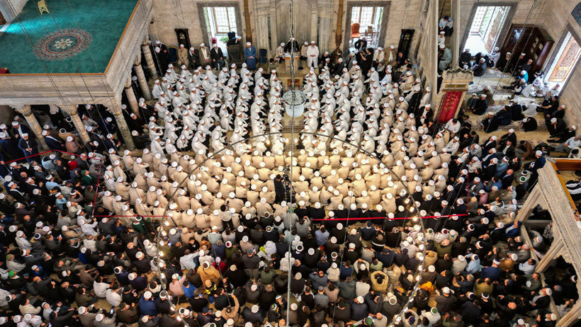 İstanbul'da İsmailağa korteji! Trafik durdu cemaat yürüdü - Resim : 1