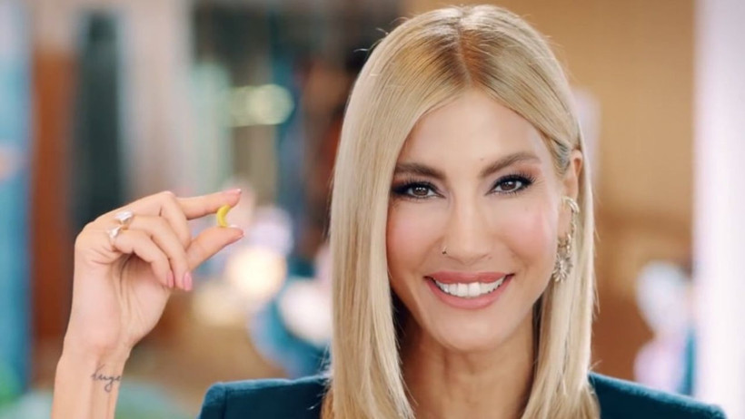 Ünlü model Çağla Şıkel’den İstanbul Boğazı’nda adrenalin dolu anlar: Hayallerine kavuştu - Resim : 1