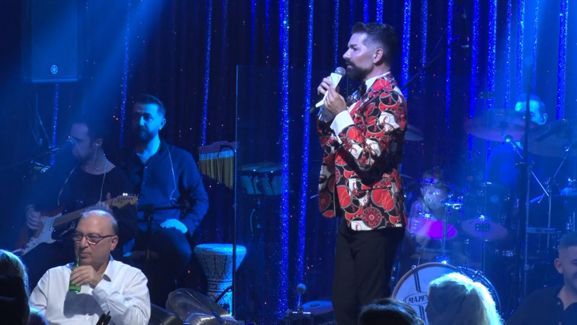 Ünlü sanatçı Mehmet Çevik'ten sahne ortasında şok karar: 36 doğum günü kutlaması! - Resim : 1