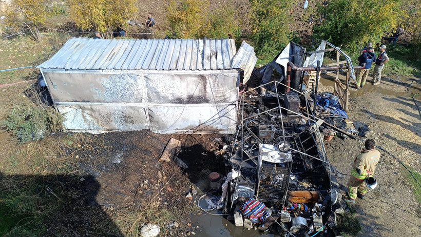 Kalıcı konutu beklerken... Bir bebek Hatay’da konteynerde yandı! - Resim : 3