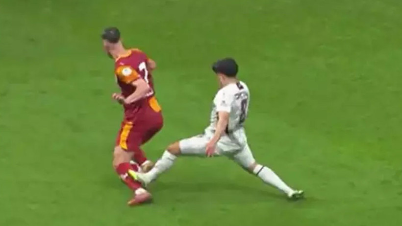 Trabzonspor'un Galatasaray'a karşı penaltı beklediği pozisyonda devam kararı doğru muydu? beIN Trio ekibi son noktayı koydu! - Resim : 7