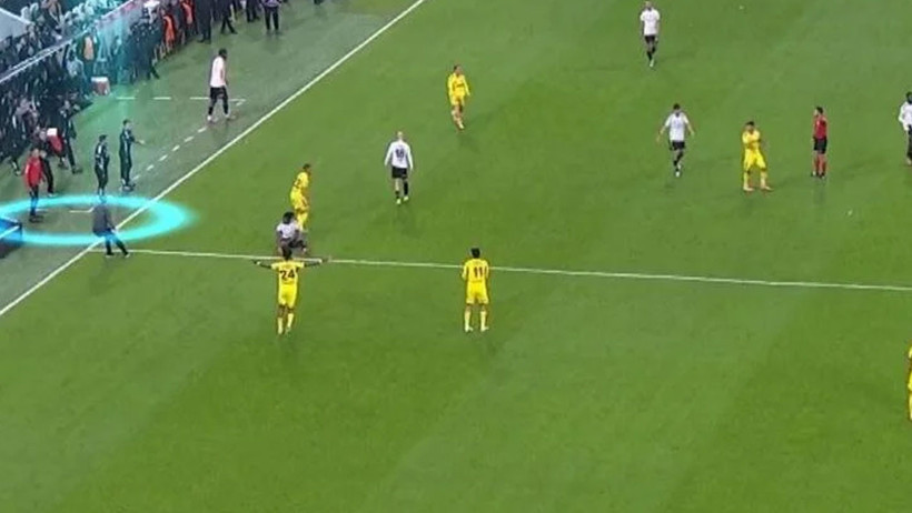 Orkun Kökçü ve Sergen Yalçın'ın gördüğü Fenerbahçe derbisinde gördüğü kırmızı kartlar doğru mu? beIN Trio ekibi son noktayı koydu - Resim : 4