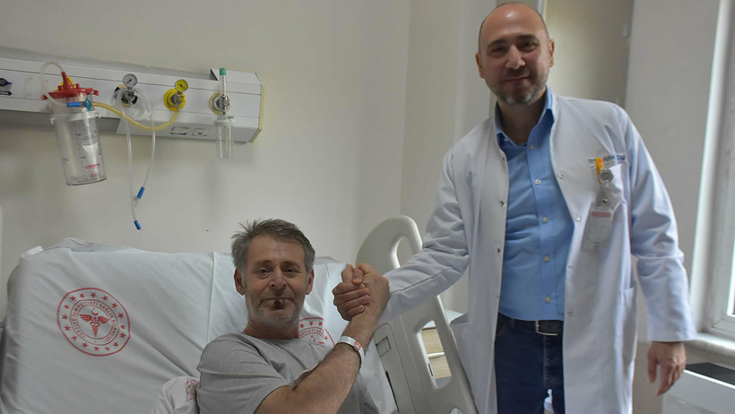 Soğutma tedavisi sayesinde 35 dakika kalbi duran hasta hayata tutundu - Resim : 1