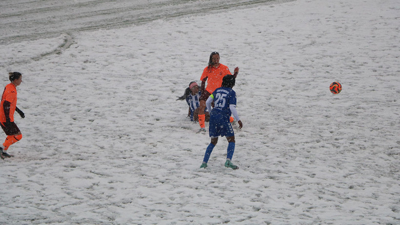 Trabzonspor'dan karlı galibiyet - Resim : 4