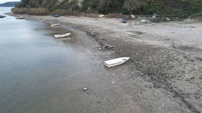 İstanbul’un önemli su kaynağı alarm veriyor: 10 metre çekildi - Resim : 1