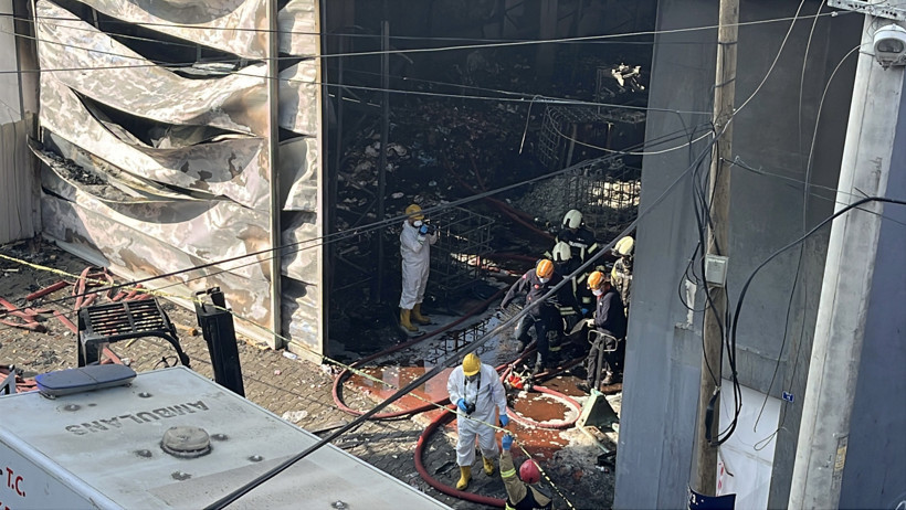 Kozmetik fabrikasında yıkım başladı! 7 kişiye mezar olmuştu - Resim : 1