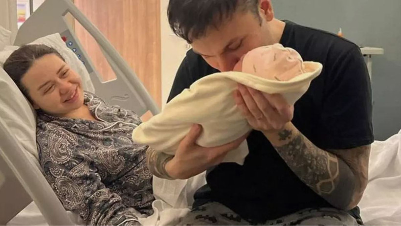 Alemin Kıralı’nın Ahsen’i Yağmur Ün açtı ağzını yumdu gözünü: Oklar yine Evrim Akın’da! - Resim : 19