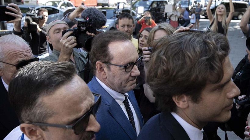 Oscar ödüllü Kevin Spacey'nin gözyaşları! Cinsel skandalın bedeli: Otel hayatı ve kırık kariyer - Resim : 3