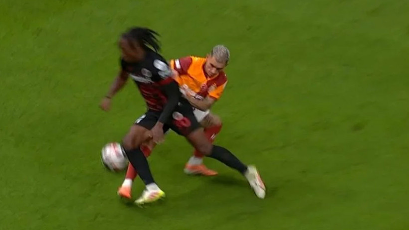 Gençlerbirliği'nin Galatasaray maçında gördüğü kırmızı kart doğru mu? beIN Trio son noktayı koydu! - Resim : 1