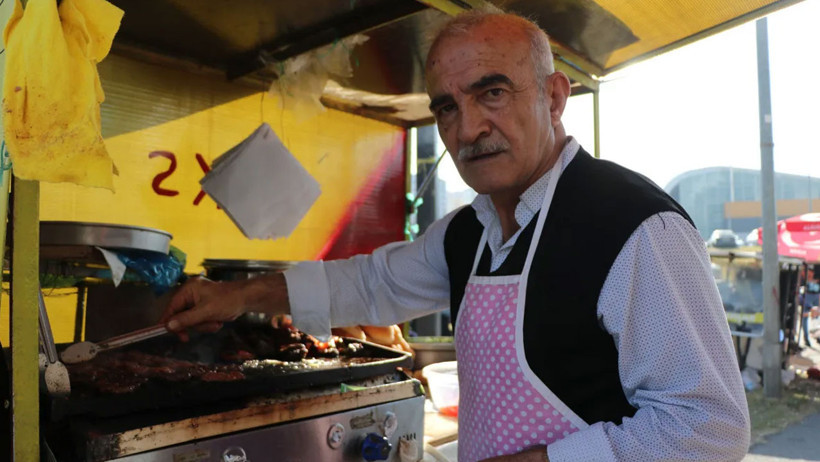 Bir zamanlar Süper Lig'in yıldızıydı! Şimdi köfte ekmek satıyor - Resim : 1