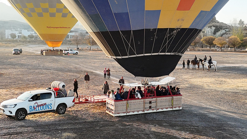 Kapadokya’da balonlar öğretmenler için havalandı - Resim : 1