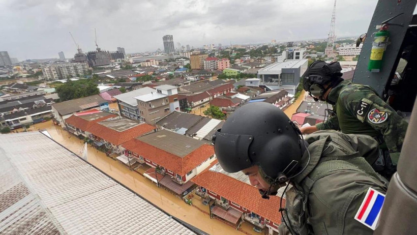 Sel felaketleri Asya'yı vurdu: Ölü sayısı Vietnam'da 98 Endonezya'da 33'e yükseldi - Resim : 2