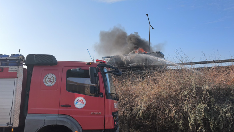 Mersin'de akaryakıt yüklü tanker alev alev yandı - Resim : 3