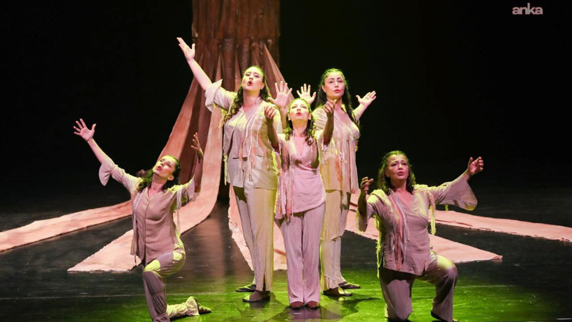 Mersin Büyükşehir’den emeklilere özel tiyatro şöleni - Resim : 1