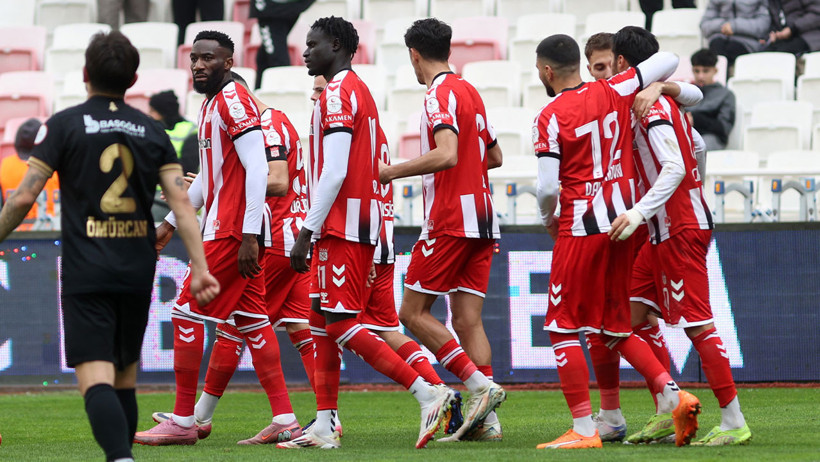 Türkiye ilginç olaylar ligi! Dün bir, bugün iki... - Resim : 3