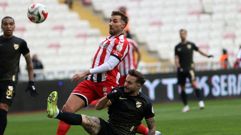 Türkiye ilginç olaylar ligi! Dün bir, bugün iki... - Resim : 2