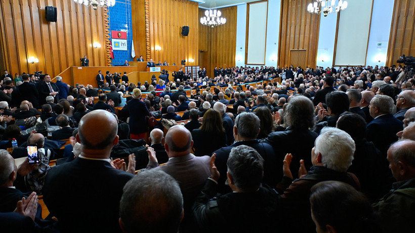Barzani'nin gelişine Dervişoğlu yorumu: Mazlum Abdi'ye yol yapıyorlar - Resim : 1