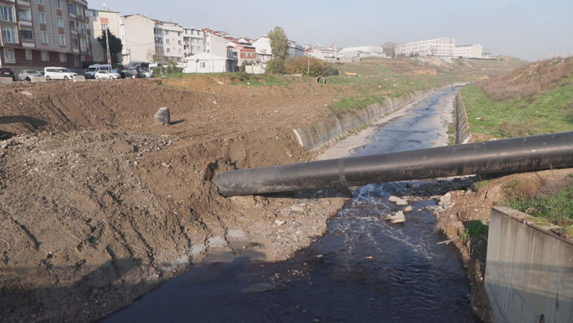 Haramidere kırmızıya büründü - Resim : 2