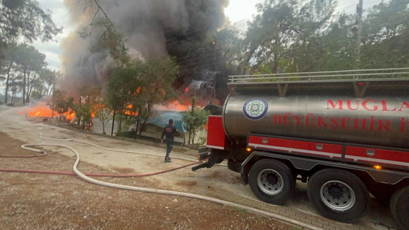 Karavan yangını ormana sıçradı - Resim : 2