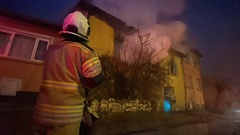 Alevler arasında can pazarı yaşadı! Ev küle döndü anne öldü - Resim : 5