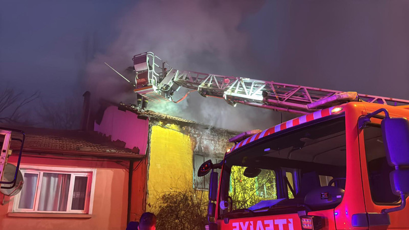 Alevler arasında can pazarı yaşadı! Ev küle döndü anne öldü - Resim : 2