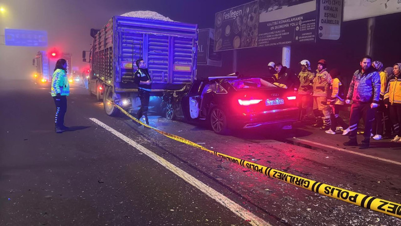 Kütahya’da facia: Otomobil sabaha karşı TIR'a çarptı - Resim : 1