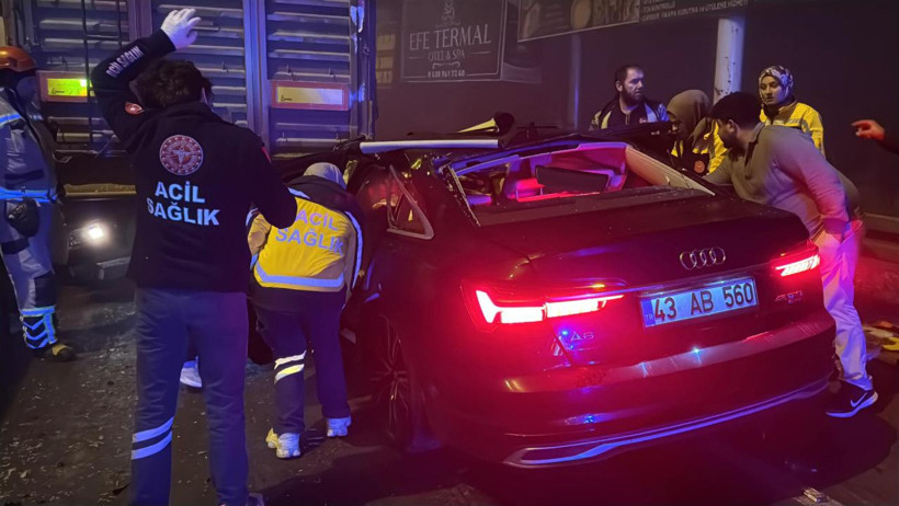 Kütahya’da facia: Otomobil sabaha karşı TIR'a çarptı - Resim : 2