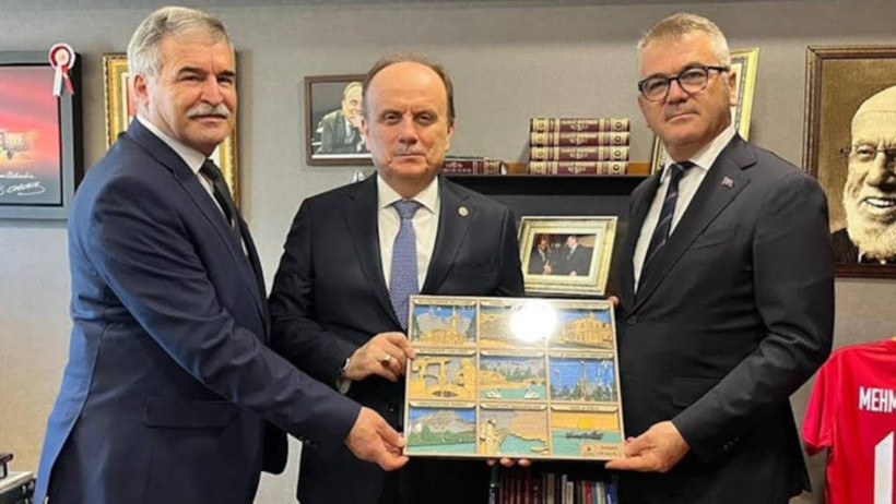 CHP'den AKP'ye geçti! Kendini tehdit eden milletvekiline ziyaret - Resim : 1