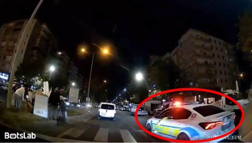 Merdivenden düşen minik kızı hastaneye yetiştirmek için seferber oldular - Resim : 3