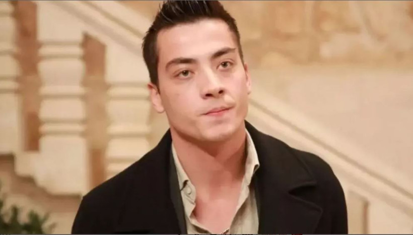 Uzak Şehir'in Kaya'sı Atakan Özkaya’nın baba özlemi yürekleri yaktı! O not herkesi ağlattı - Resim : 17