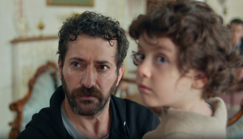 Uzak Şehir'de duygu fırtınası: Oğul baba karşısında, anne aşkını saklayamadı - Resim : 5