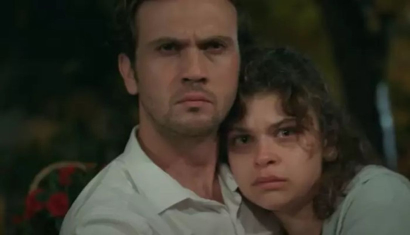 Aras Bulut İynemli genç oyuncu Eylül Ersöz ile aşk mı yaşıyor? Dizi setinde tanışmışlar - Resim : 1