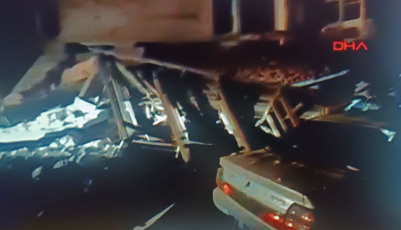 Tüm Ege ve Marmara'da hissedildi: Sındırgı 6.1'le sallandı - Resim : 9