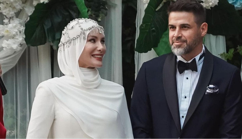 Umuda Koşanlar Derneği'nin Kurucusu Gamze Özçelik ve eşi Reşhad Strik'ten romantik paylaşım: "Benim cennetim..." - Resim : 1