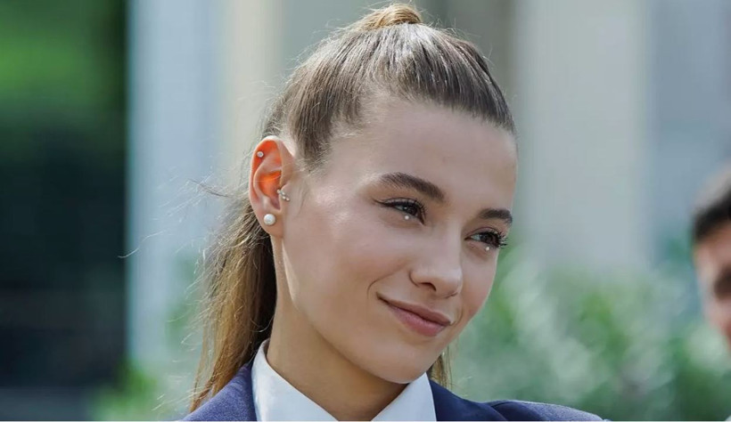 Serenay Sarıkaya'nın kopyası Sümeyye Aydoğan, sevgilisi Atakan Hoşgören ile yakalandı! Gala sürprizi - Resim : 4