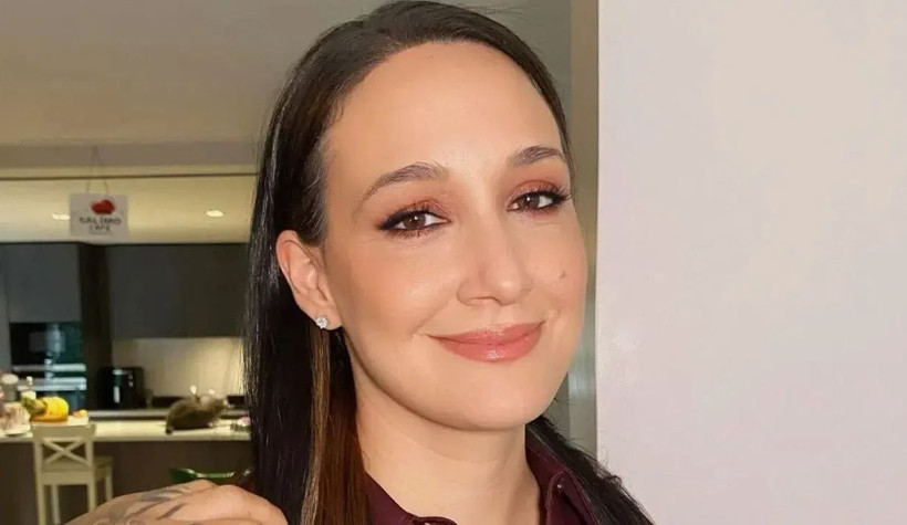 Çocukluk fotoğrafındaki o minik kız şaşırttı! Şu an tüm Türkiye'nin tanıdığı bir isim - Resim: 25