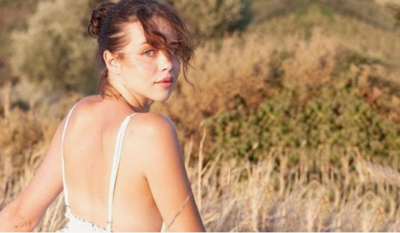 Alemin Kıralı’nın Ahsen’i Yağmur Ün açtı ağzını yumdu gözünü: Oklar yine Evrim Akın’da! - Resim : 10