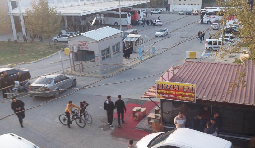 Otogarda aileler çatıştı: 5 yaralı - Resim : 6