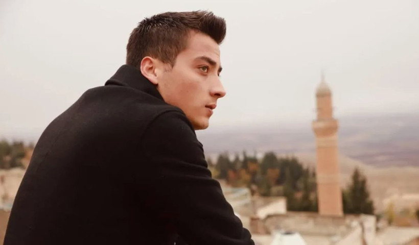 Uzak Şehir'in Kaya'sı Atakan Özkaya’nın baba özlemi yürekleri yaktı! O not herkesi ağlattı - Resim : 9