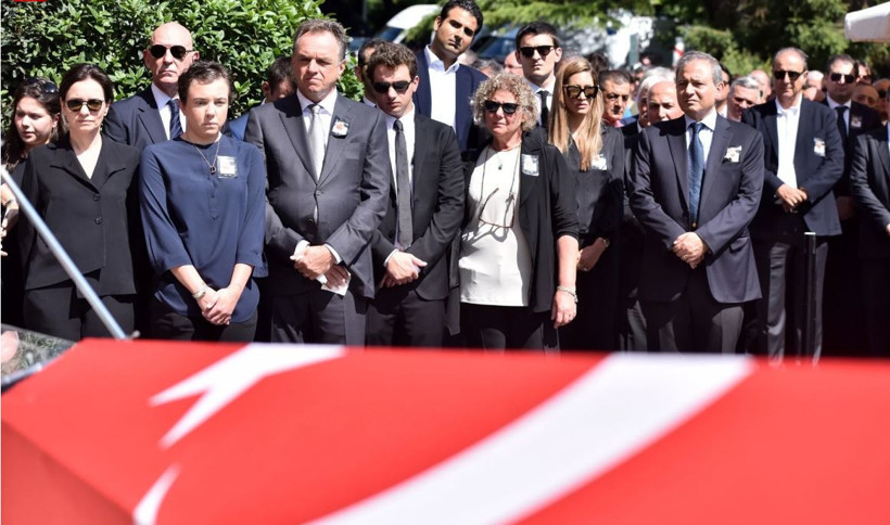 Dev mirasta büyük sır ortaya çıktı! Babalık davasını kazanmıştı: Mezarı açılan Şarık Tara 2.4 milyar dolar servet bıraktı - Resim : 13