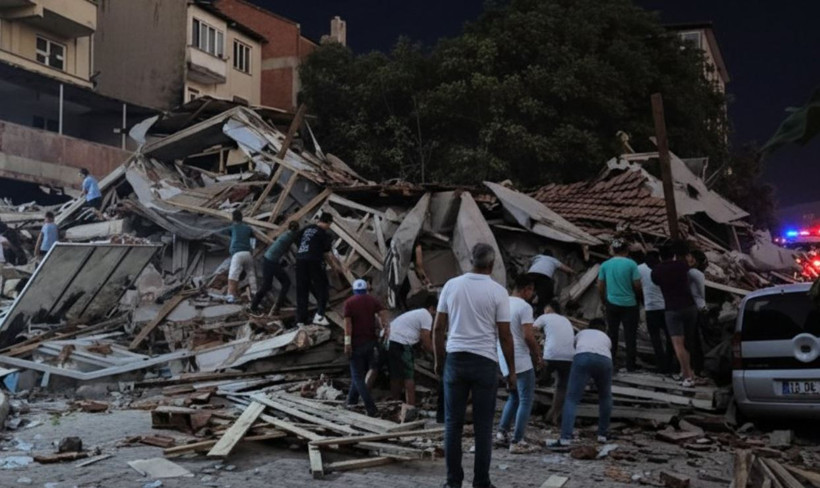 Tüm Ege ve Marmara'da hissedildi: Sındırgı 6.1'le sallandı - Resim : 11