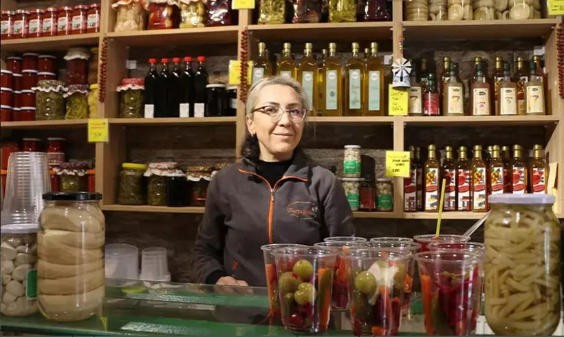 ‘Neşeli Günler’ filmi gerçek oldu! Boşanan çift aynı sokakta rakip oldu: “Keşke Sadece limon mu sirke mi kavgası olsa…” - Resim: 12