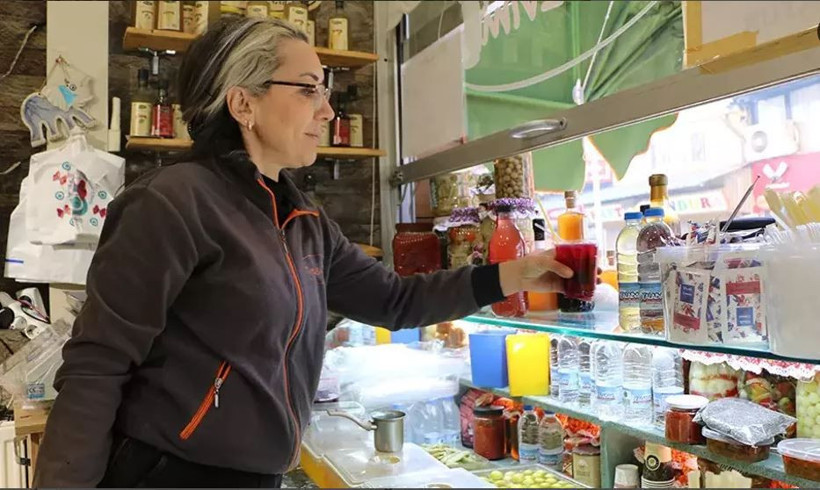 ‘Neşeli Günler’ filmi gerçek oldu! Boşanan çift aynı sokakta rakip oldu: “Keşke Sadece limon mu sirke mi kavgası olsa…” - Resim: 14