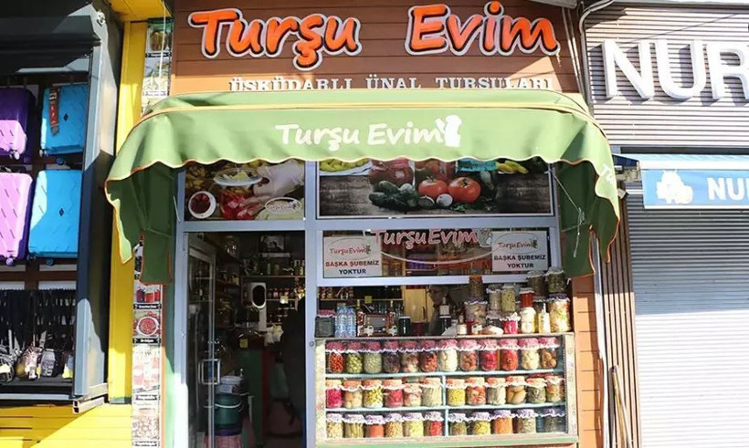 ‘Neşeli Günler’ filmi gerçek oldu! Boşanan çift aynı sokakta rakip oldu: “Keşke Sadece limon mu sirke mi kavgası olsa…” - Resim: 19